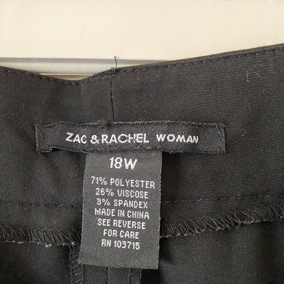 Black crop cuffed capris - Picture 2 of 3